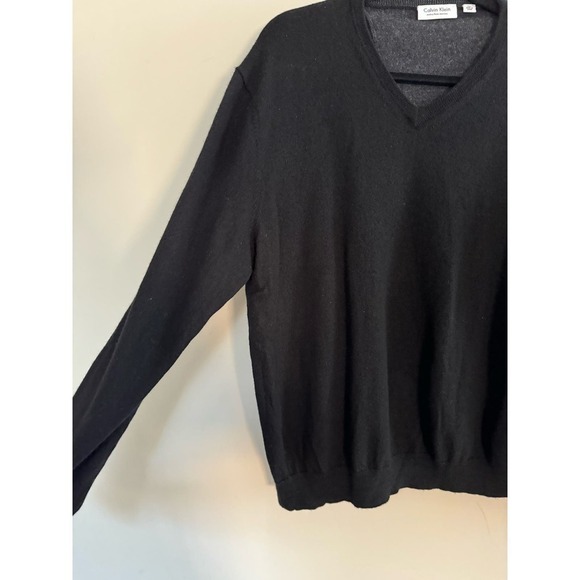 Men’s Calvin Klein Extra Fine Merino Wool Black V Neck Pull Over Sweater Size XL - Picture 2 of 4